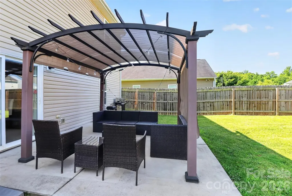 7803 Paper Birch Drive Charlotte NC 28215