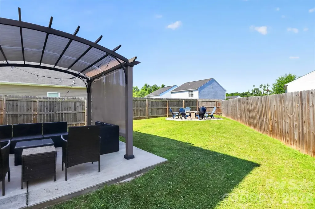7803 Paper Birch Drive Charlotte NC 28215
