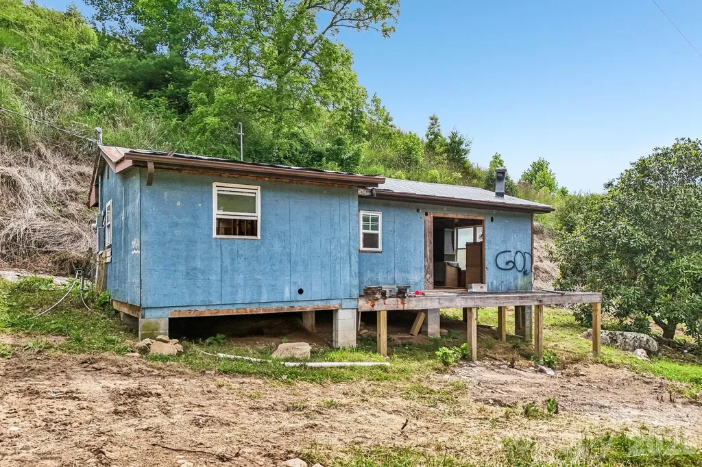 400 Morgan Branch Road Marshall NC 28753