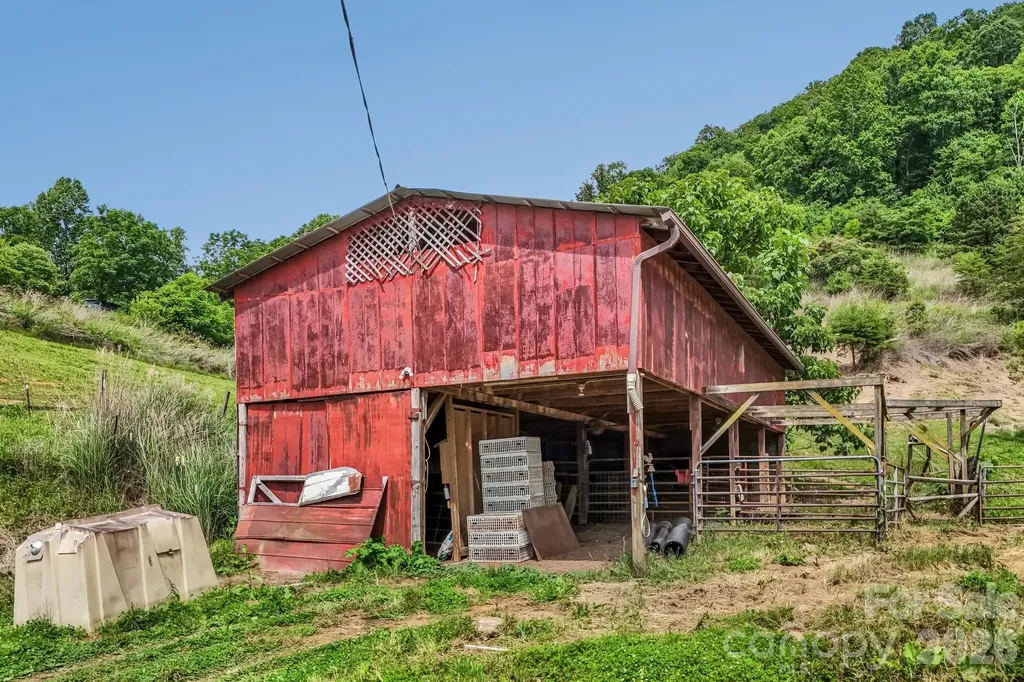 400 Morgan Branch Road Marshall NC 28753