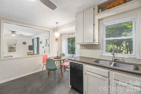 37 Wilmington Street Asheville NC 28806