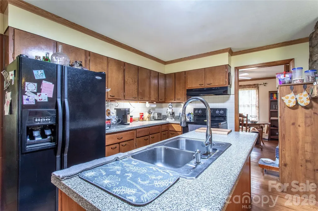 7835 Us 23 Highway Mars Hill NC 28754