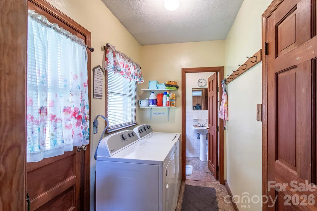 7835 Us 23 Highway Mars Hill NC 28754