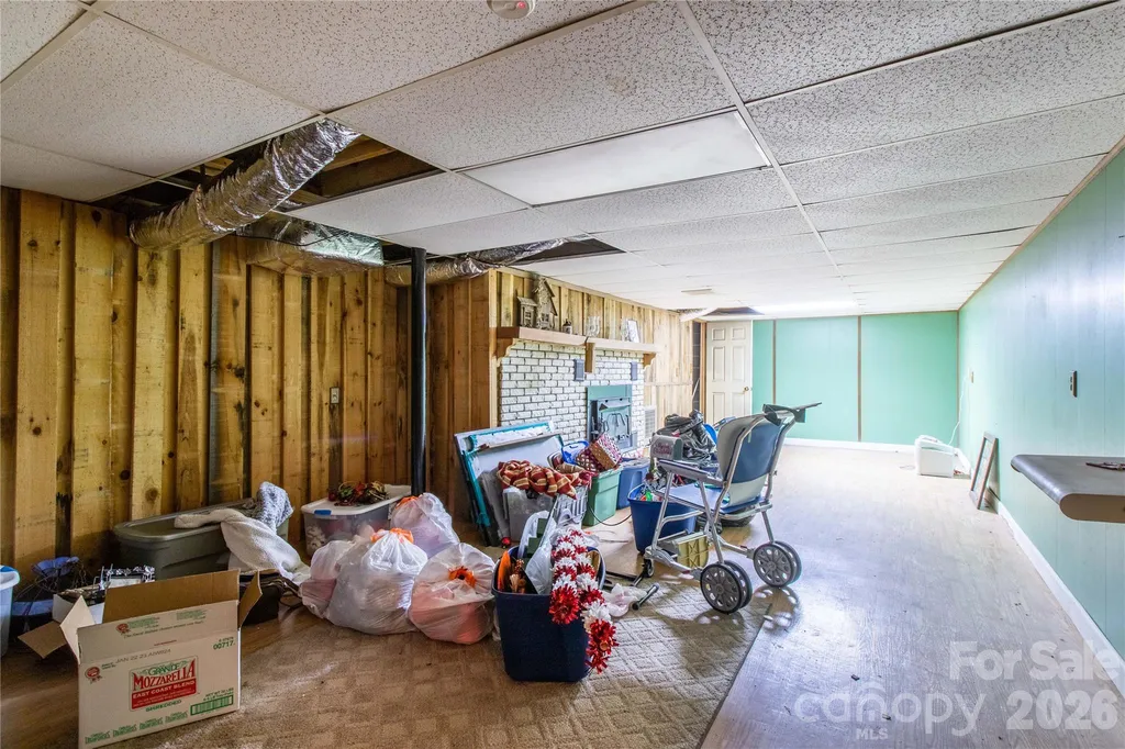 7835 Us 23 Highway Mars Hill NC 28754