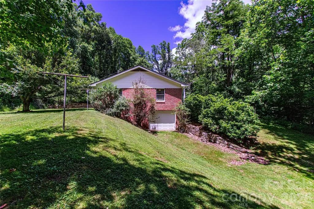 7835 Us 23 Highway Mars Hill NC 28754