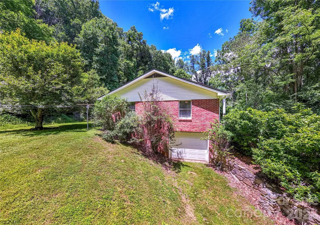 7835 Us 23 Highway Mars Hill NC 28754