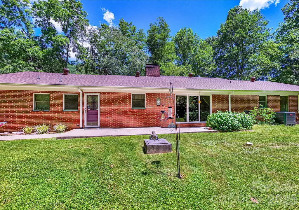 7835 Us 23 Highway Mars Hill NC 28754