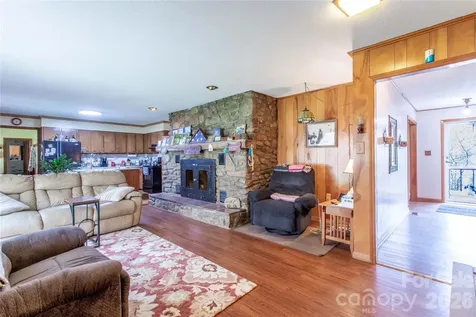 7835 Us 23 Highway Mars Hill NC 28754