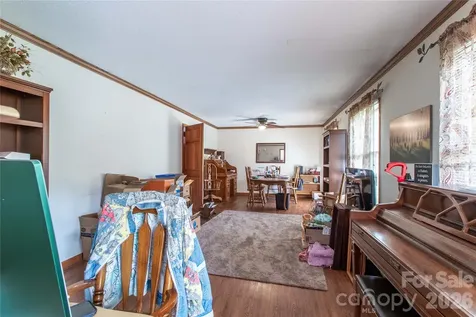 7835 Us 23 Highway Mars Hill NC 28754
