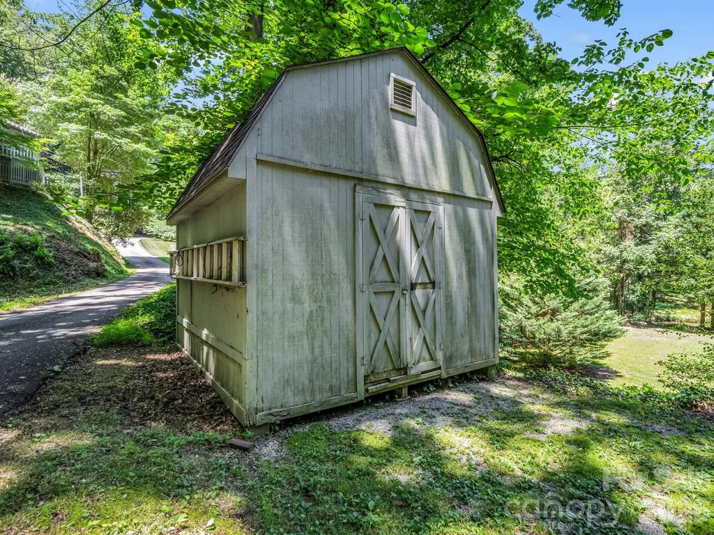 102 Little House Road Tryon NC 28782