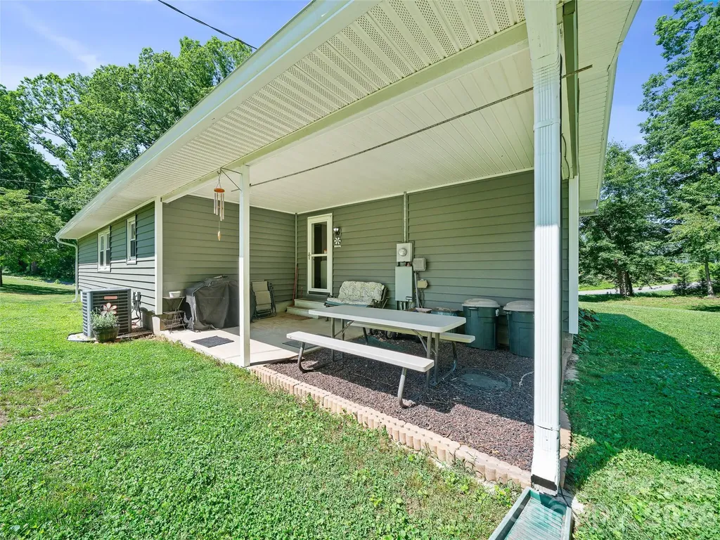 1115, 1125, 1127 Glenn Bridge Road SE Arden NC 28704