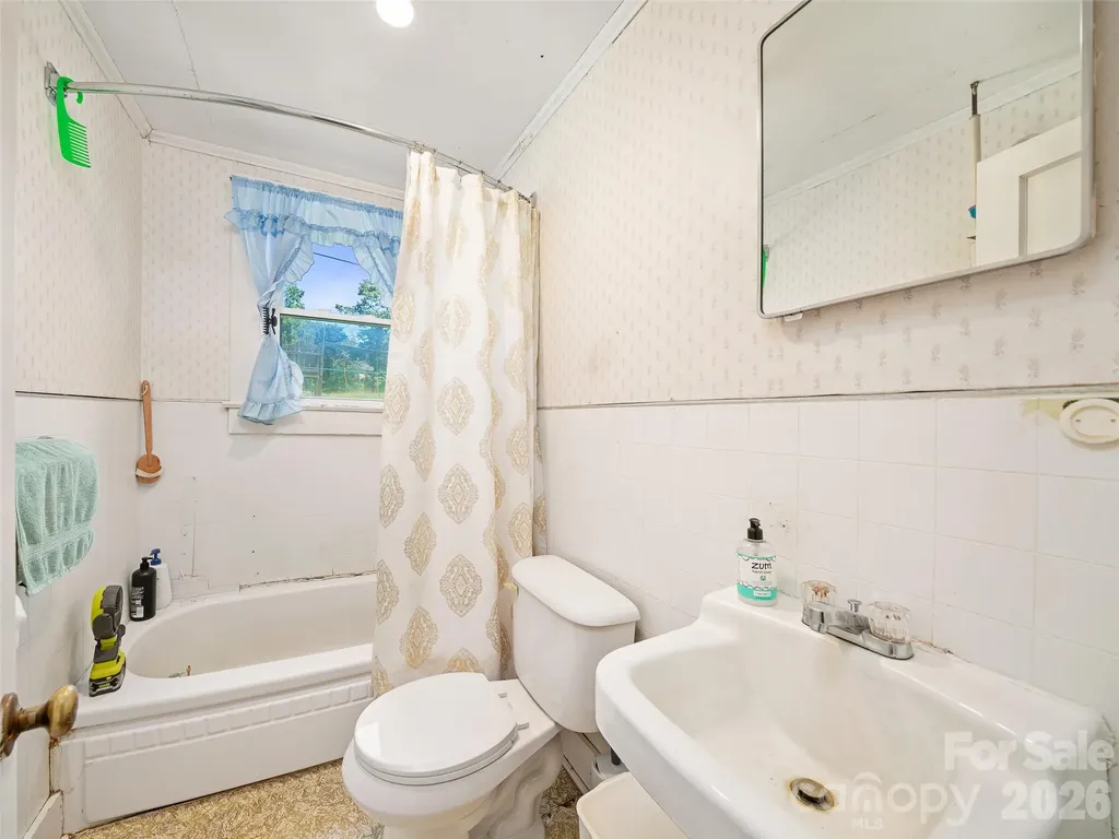 1115, 1125, 1127 Glenn Bridge Road SE Arden NC 28704