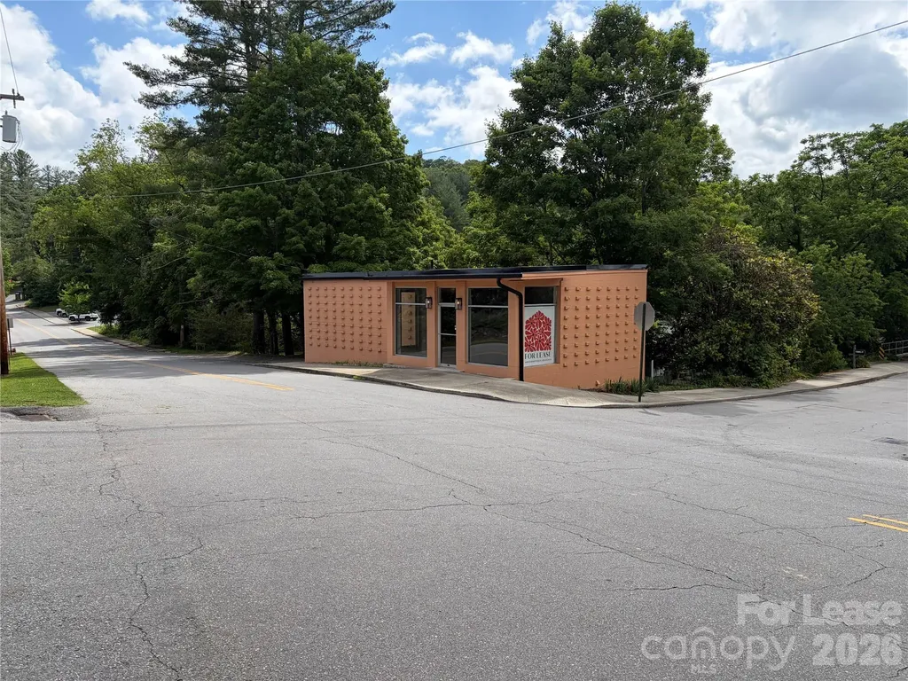 452 Wall Street Waynesville NC 28786