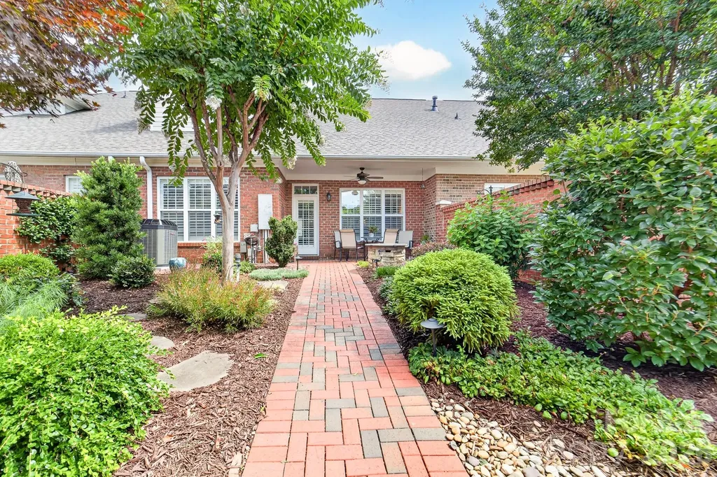 121 Mcleod Avenue Belmont NC 28012