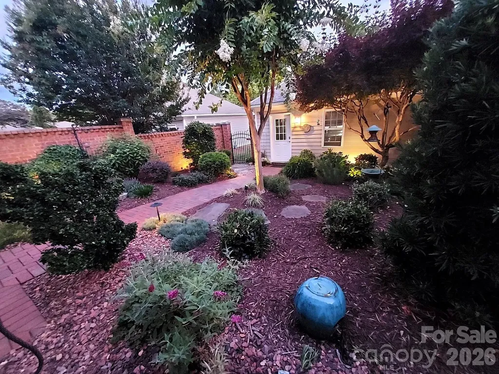121 Mcleod Avenue Belmont NC 28012