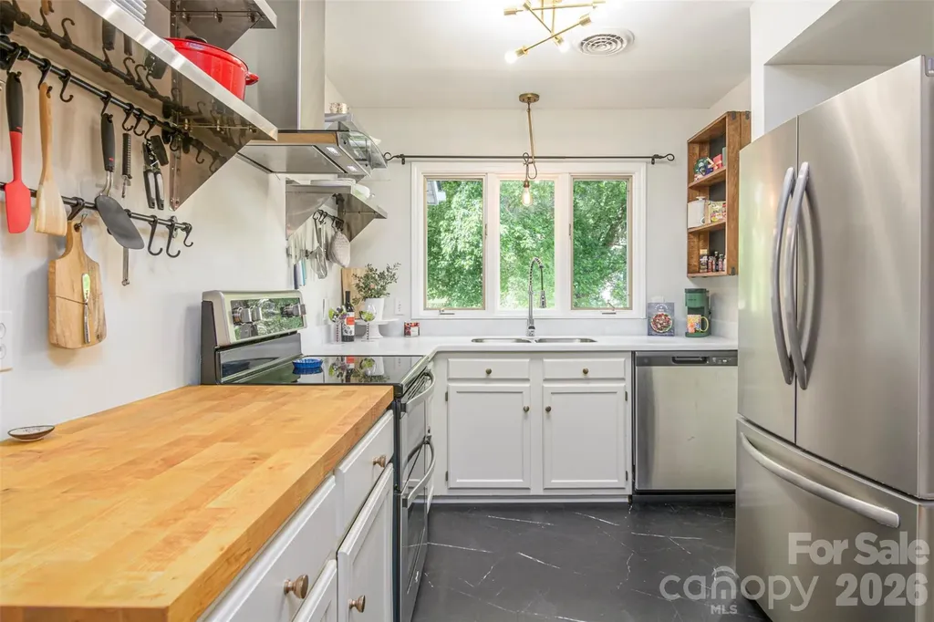 461 Britton Creek Drive Hendersonville NC 28791