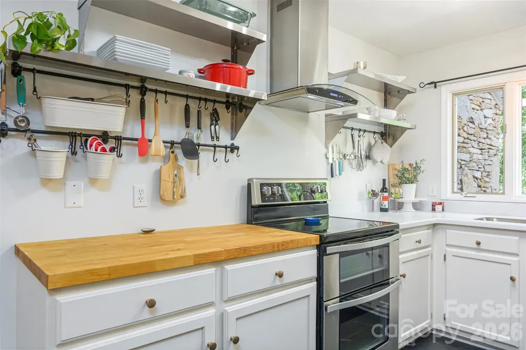 461 Britton Creek Drive Hendersonville NC 28791