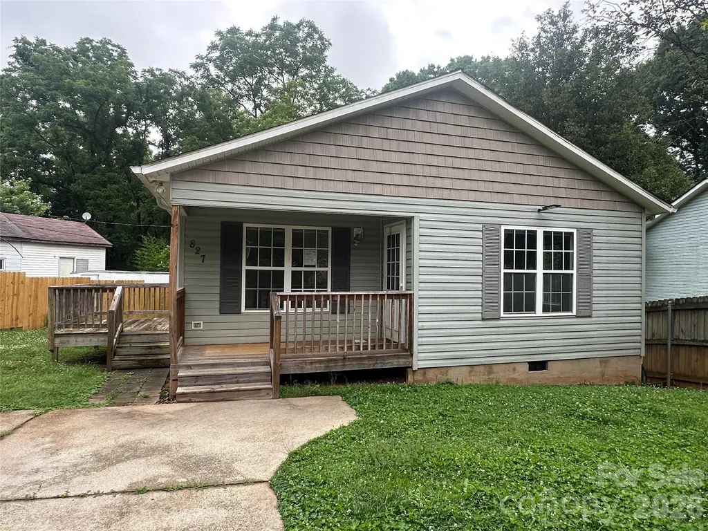 827 E 9th Street Newton NC 28658
