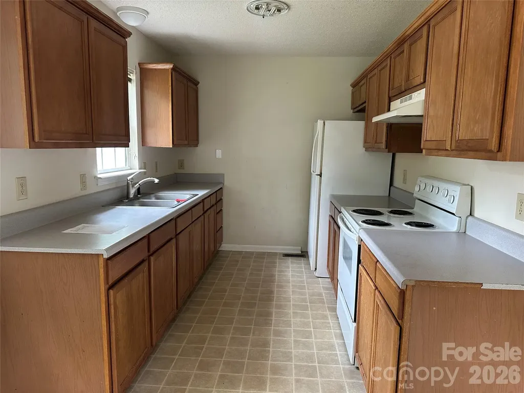 827 E 9th Street Newton NC 28658
