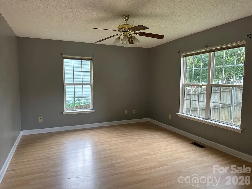 827 E 9th Street Newton NC 28658