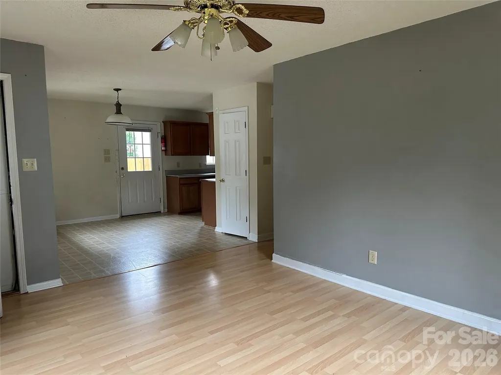 827 E 9th Street Newton NC 28658