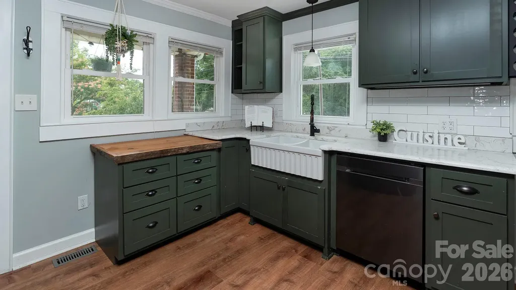 3308 16th Street NE Hickory NC 28601