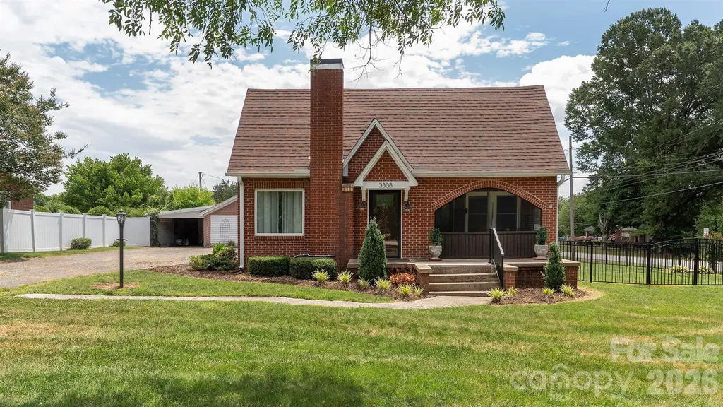 3308 16th Street NE Hickory NC 28601