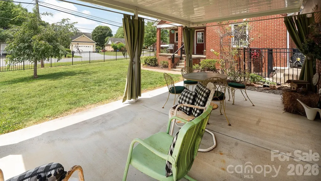 3308 16th Street NE Hickory NC 28601