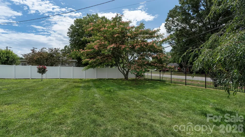 3308 16th Street NE Hickory NC 28601