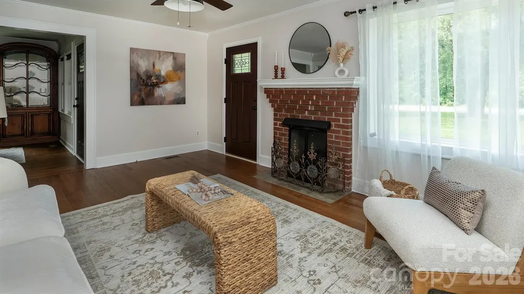 3308 16th Street NE Hickory NC 28601