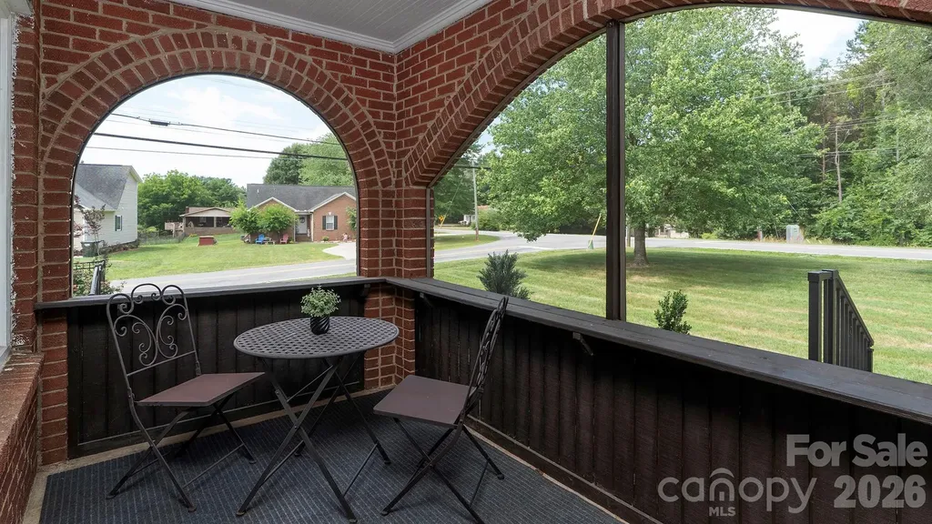 3308 16th Street NE Hickory NC 28601