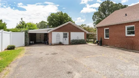 3308 16th Street NE Hickory NC 28601
