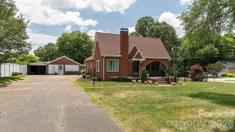 3308 16th Street NE Hickory NC 28601