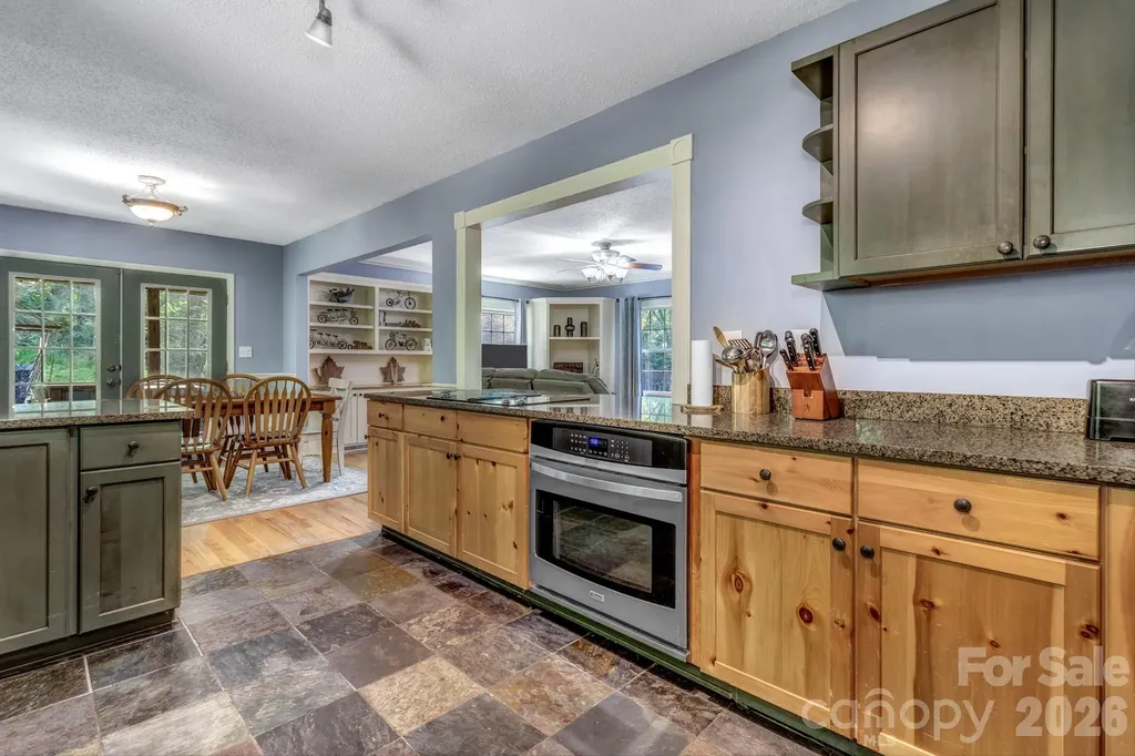 125 Hondah Boulevard Brevard NC 28712