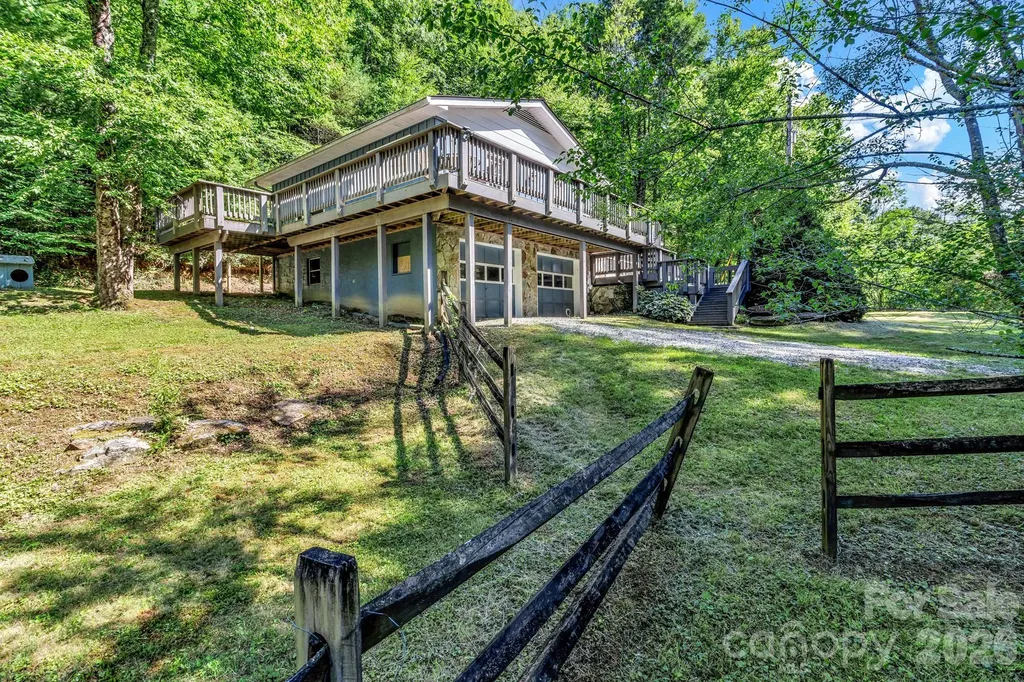 125 Hondah Boulevard Brevard NC 28712