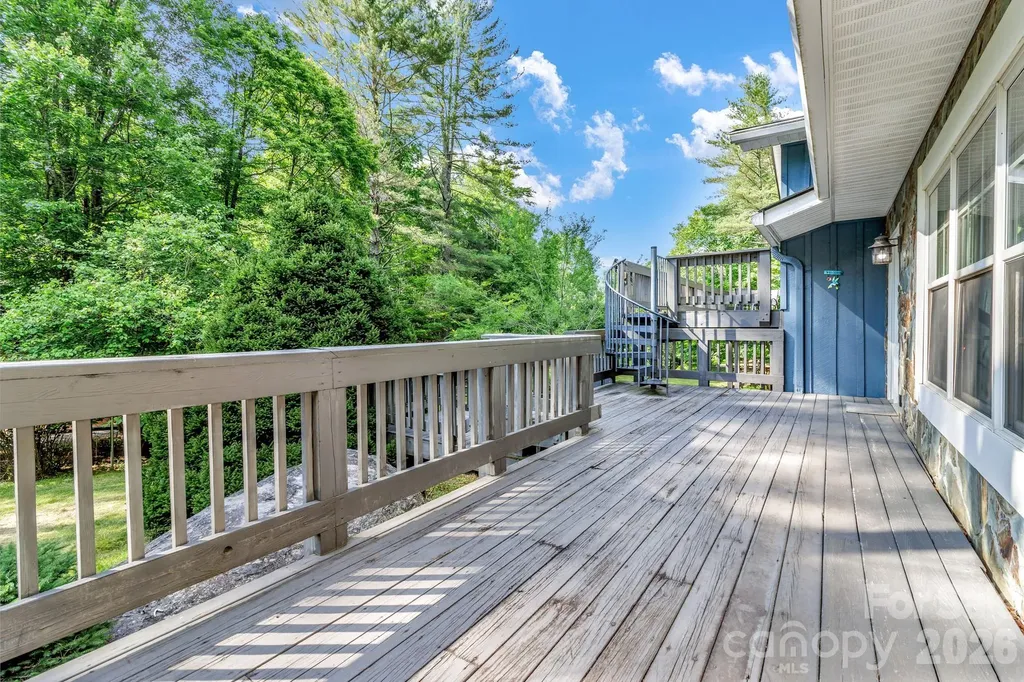125 Hondah Boulevard Brevard NC 28712