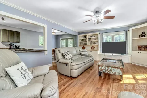 125 Hondah Boulevard Brevard NC 28712