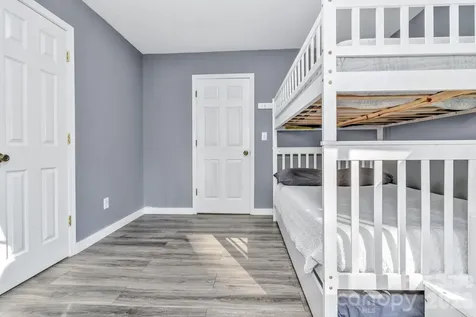 125 Hondah Boulevard Brevard NC 28712