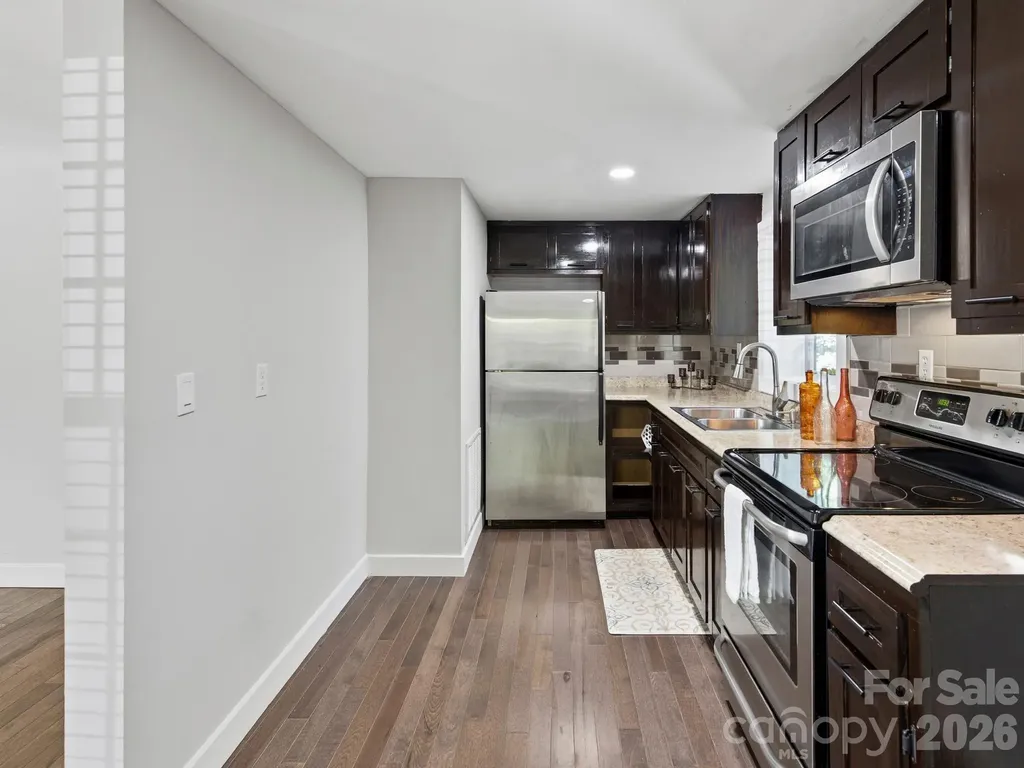 425 Lyndhurst Drive Hendersonville NC 28791