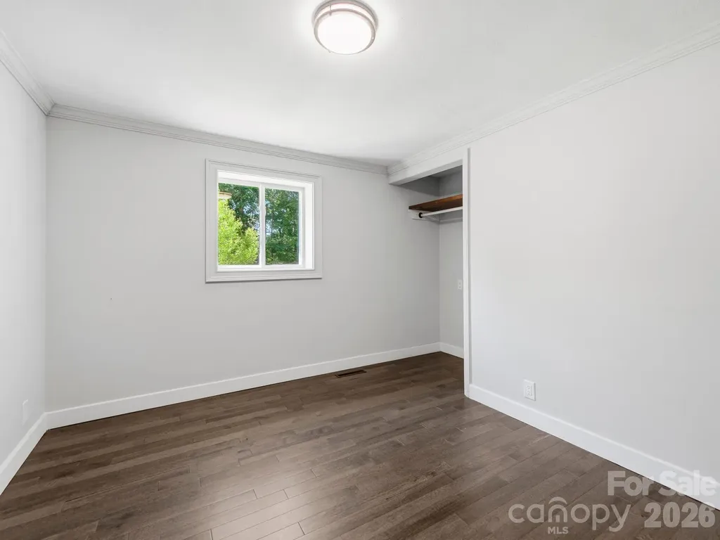 425 Lyndhurst Drive Hendersonville NC 28791