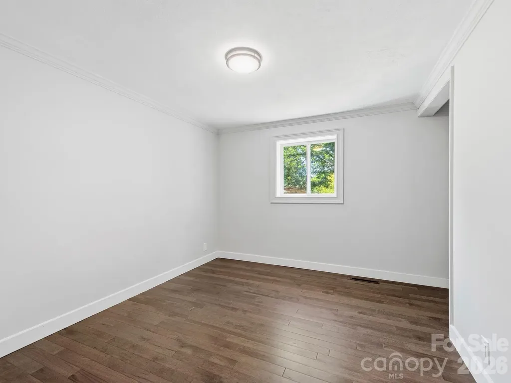 425 Lyndhurst Drive Hendersonville NC 28791