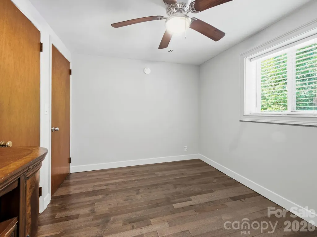 425 Lyndhurst Drive Hendersonville NC 28791