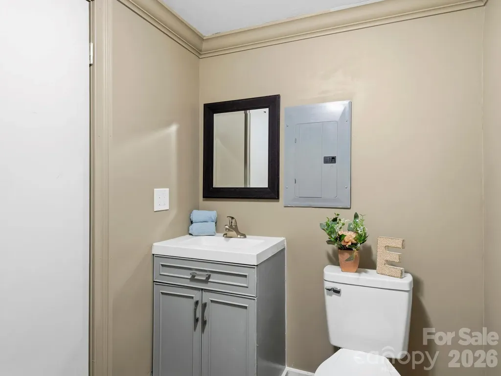 425 Lyndhurst Drive Hendersonville NC 28791