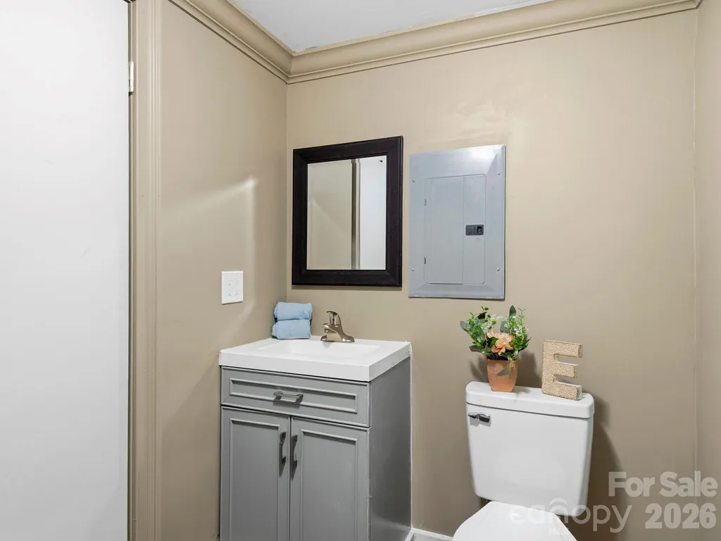 425 Lyndhurst Drive Hendersonville NC 28791