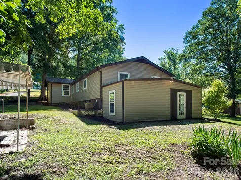 425 Lyndhurst Drive Hendersonville NC 28791