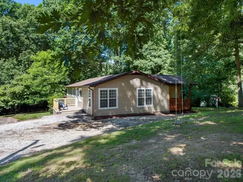 425 Lyndhurst Drive Hendersonville NC 28791