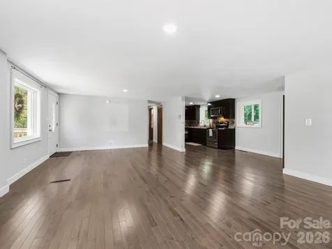 425 Lyndhurst Drive Hendersonville NC 28791