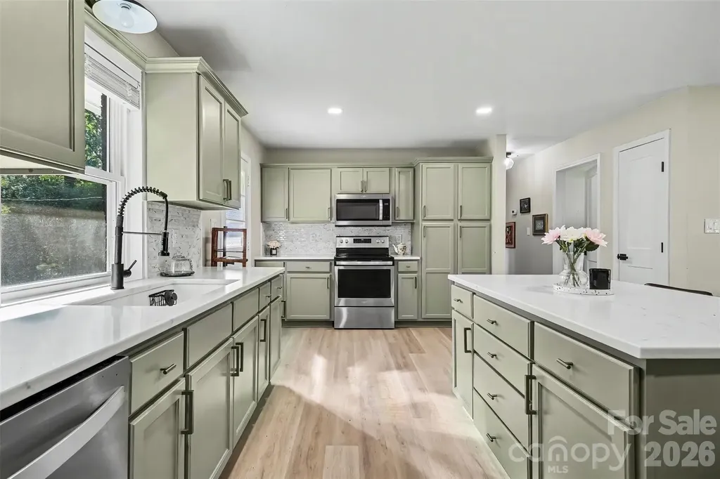 4023 Strangford Avenue Charlotte NC 28215