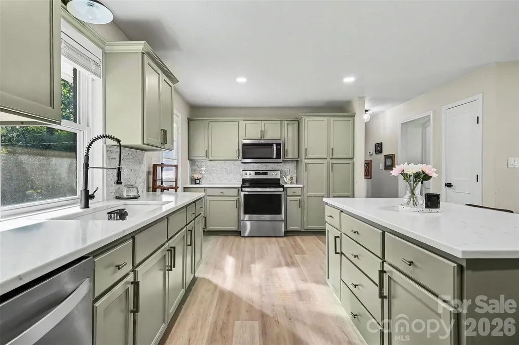4023 Strangford Avenue Charlotte NC 28215