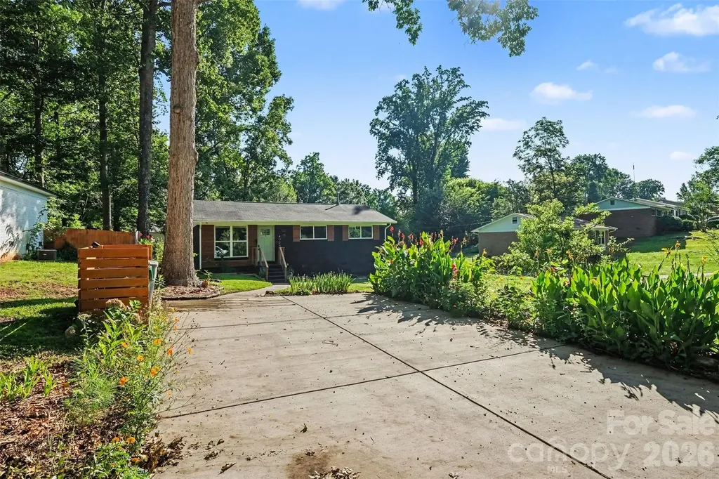 4023 Strangford Avenue Charlotte NC 28215